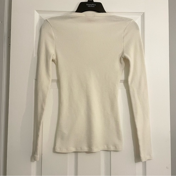 ✖️SOLD✖️ Guess White Long Sleeve Top - Picture 2 of 5